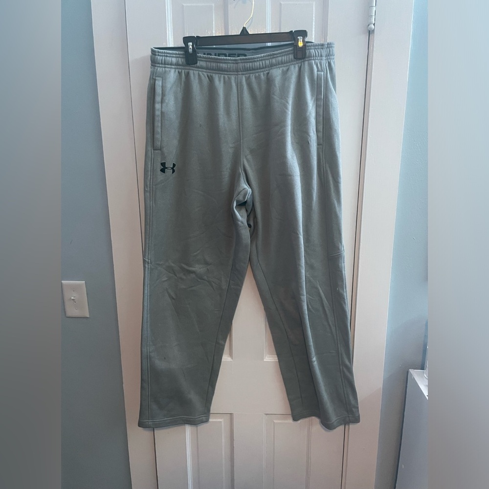 Grey Under armour sweats